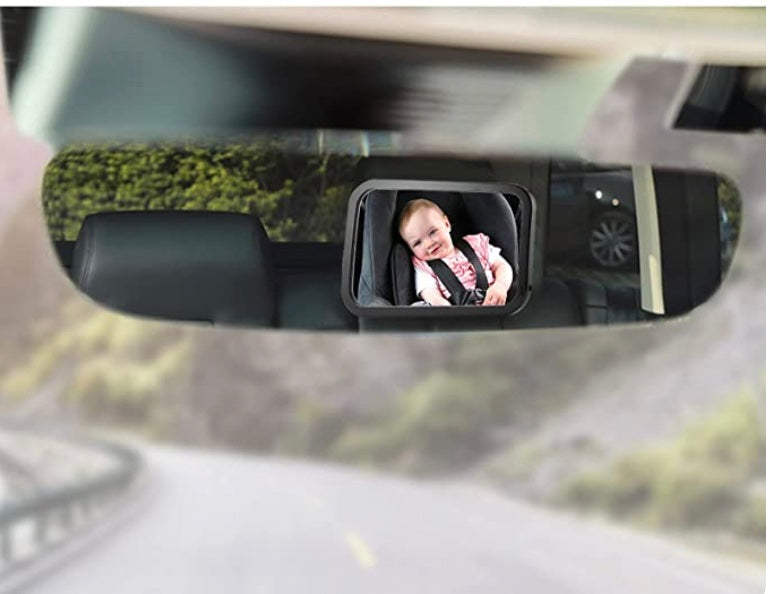 Espejo de carro bebé mirando hacia atrás