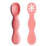 Cuchara entrenadora de silicona en color salmón para bebé