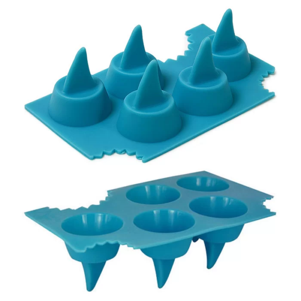 shark-fin-ice-cube-tray-2