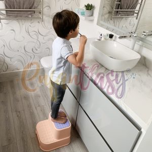 Taburete plástico con dos escalones para niños